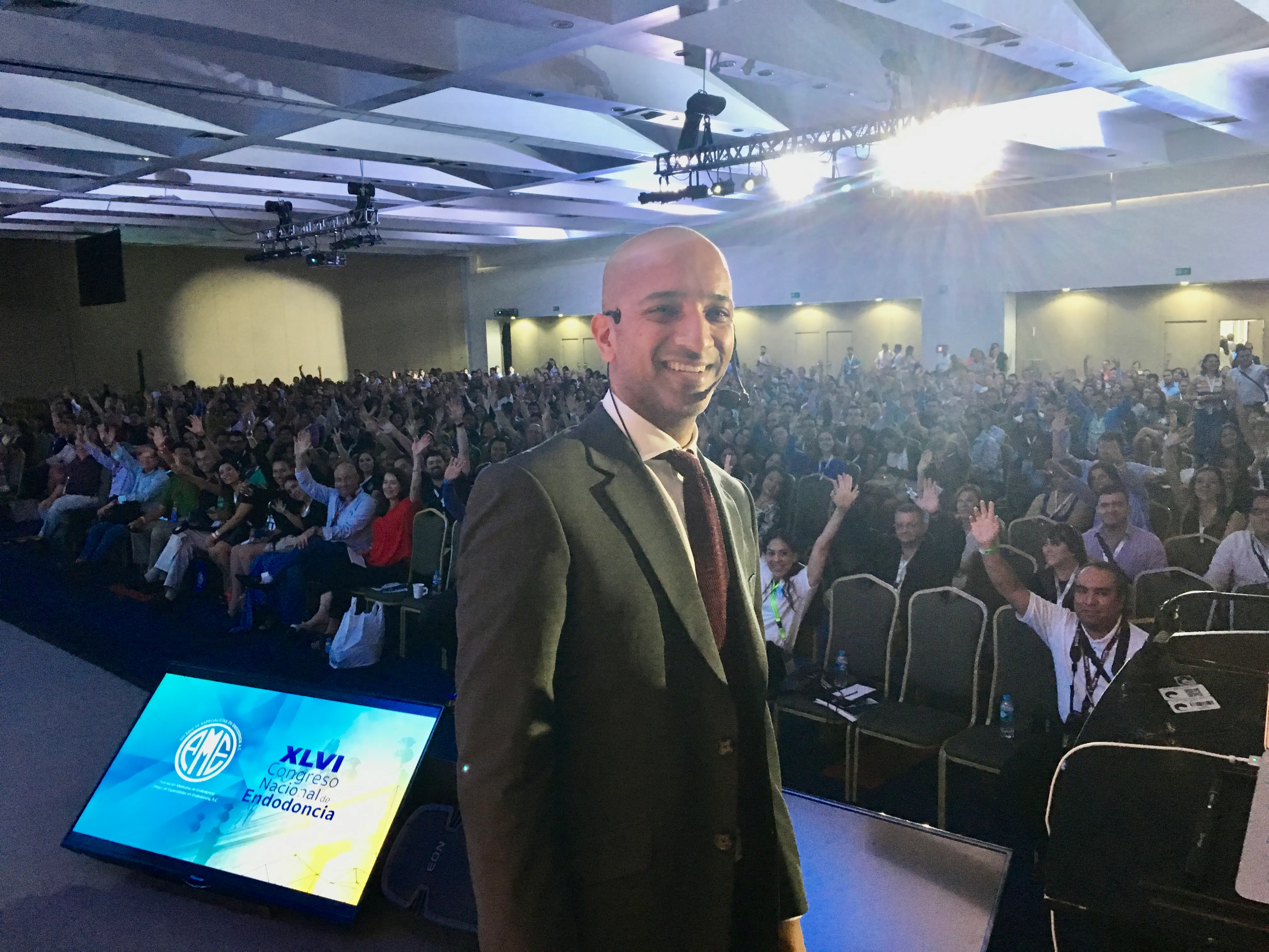 Professor Patel lecturing at an international endodontics congress